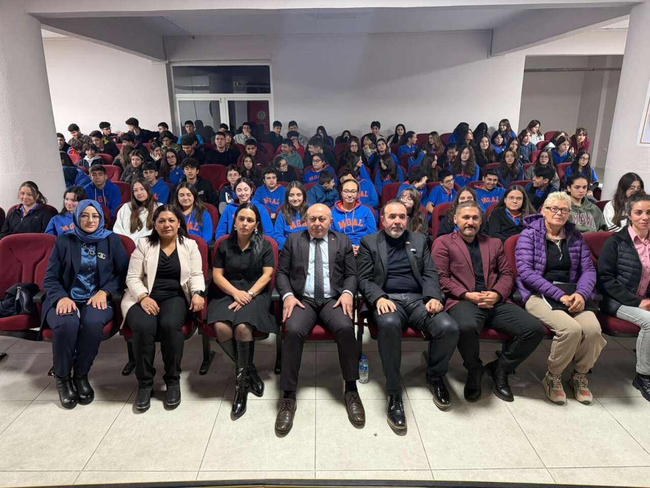 Gazi Anadolu Lisesi’nde Teknoloji Bağımlılığı ve CİMER Farkındalık Semineri 4